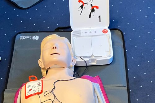 Wiederbelebungspuppe beim DVZ-Gesundheitstag