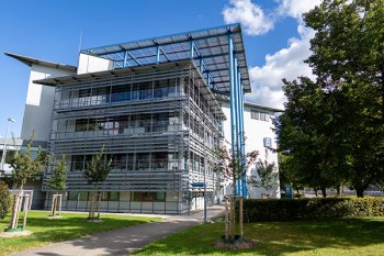 Foto vom DVZ-Gebäude in Schwerin